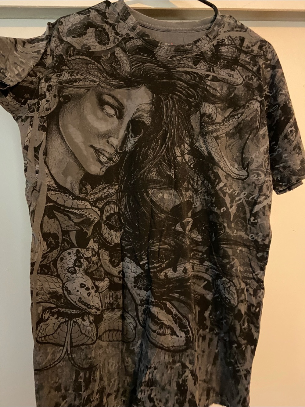 Affliction Gray and Black Snake & Skull Graphic Tee